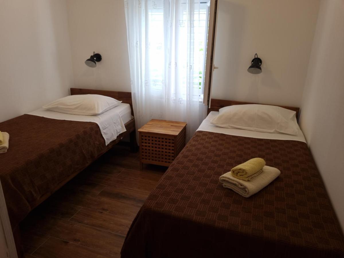 Delmar Apartman Komiža Kültér fotó