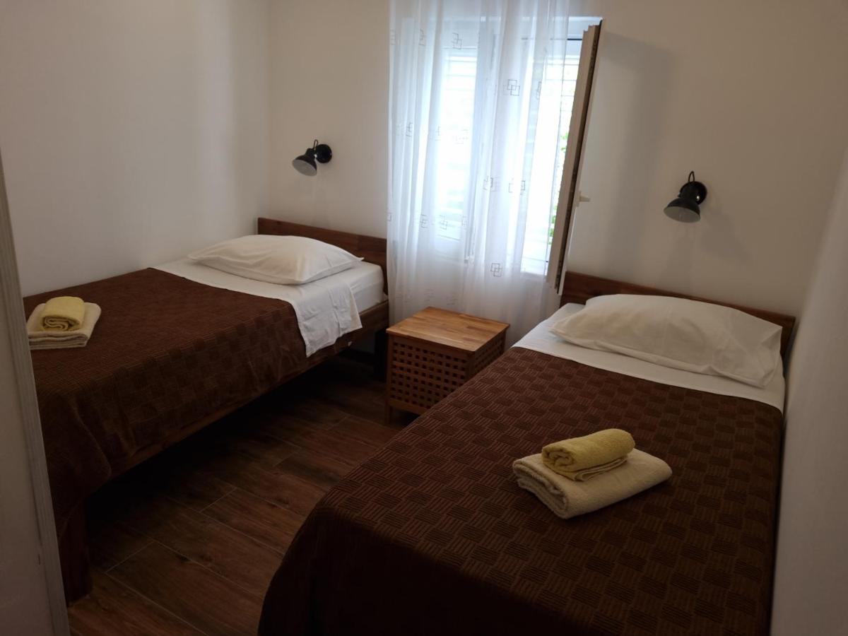 Delmar Apartman Komiža Kültér fotó